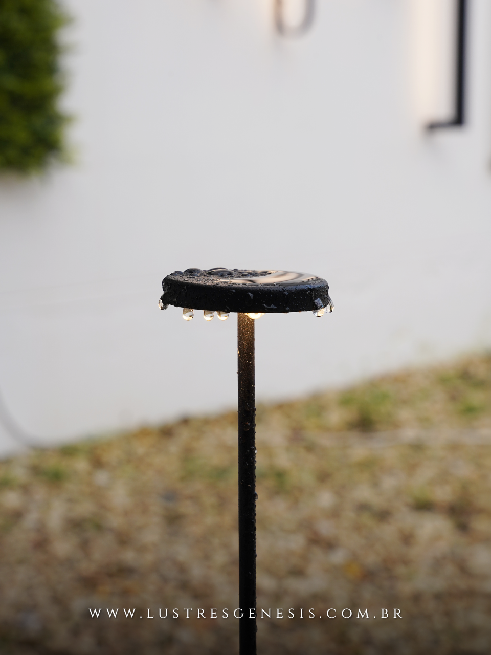 Balizador Slim Parasit Bella Italia: Iluminação Indireta para Plantas